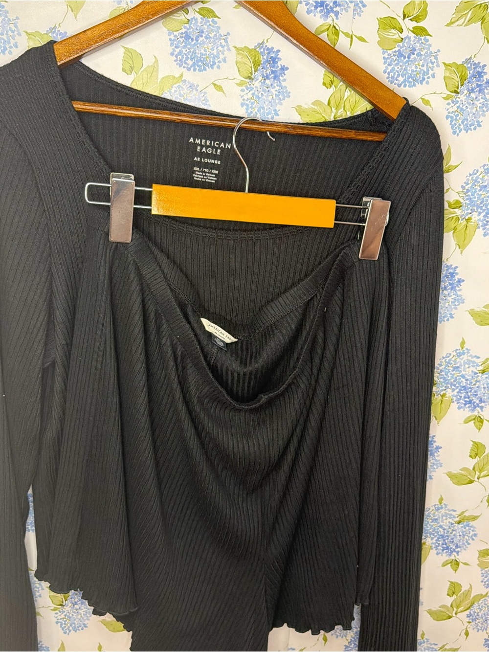 American Eagle Outfitters Black Ribbed Long-Sleeve and shorts XXL